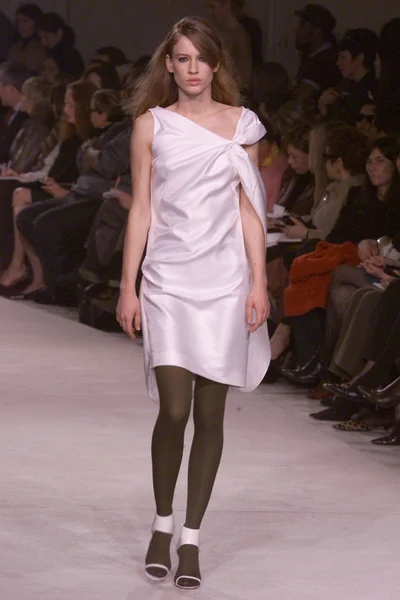 Look 13